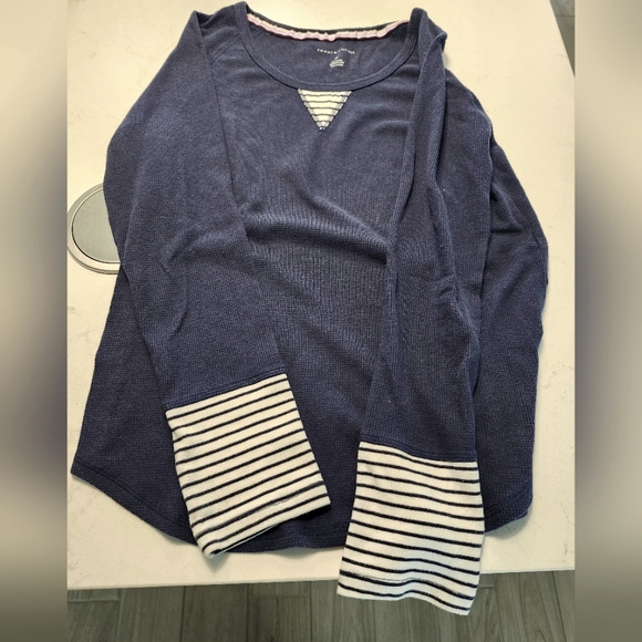 Sweater Bundle - 3 long sleeve textured - Picture 2 of 11